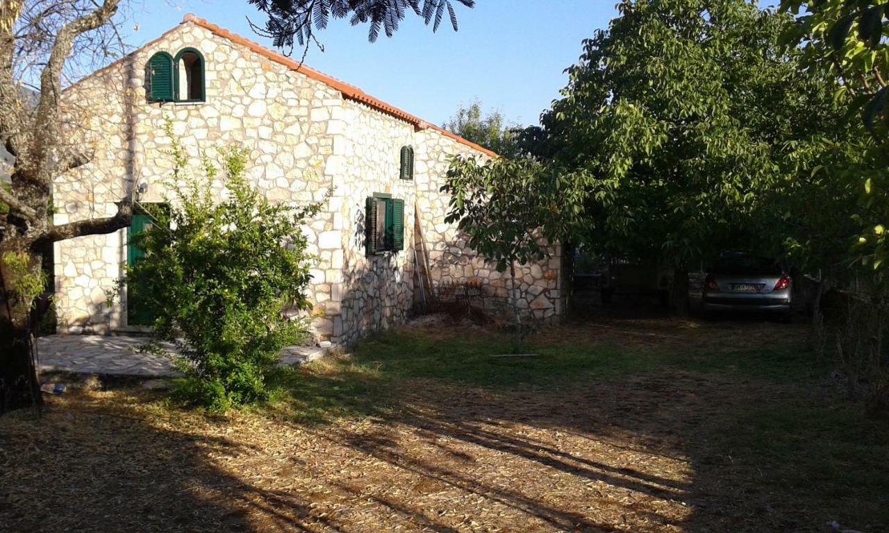 فيلا The Stone House-Zacharatos Nikolaos Pouláta المظهر الخارجي الصورة