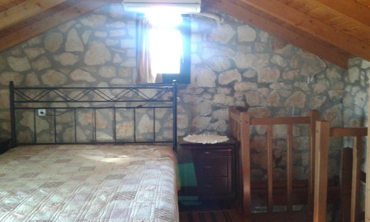 فيلا The Stone House-Zacharatos Nikolaos Pouláta المظهر الخارجي الصورة