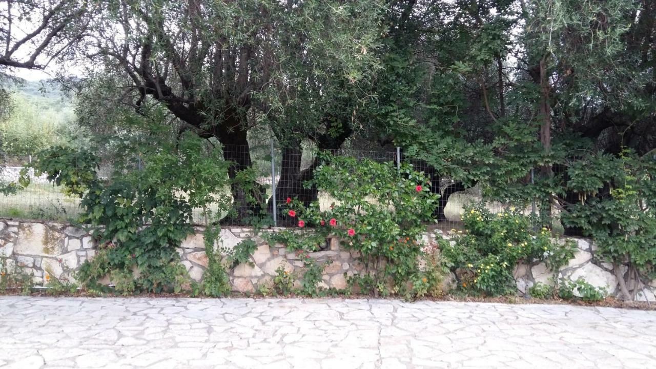 فيلا The Stone House-Zacharatos Nikolaos Pouláta المظهر الخارجي الصورة