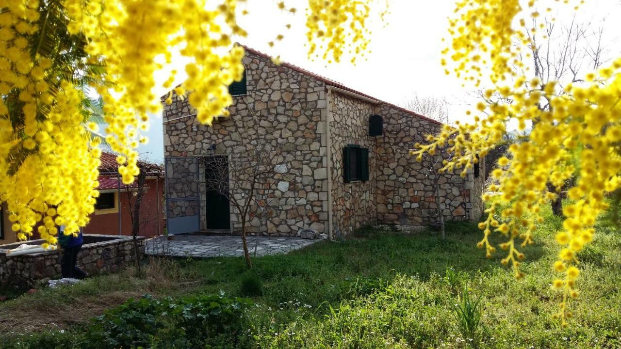 فيلا The Stone House-Zacharatos Nikolaos Pouláta المظهر الخارجي الصورة